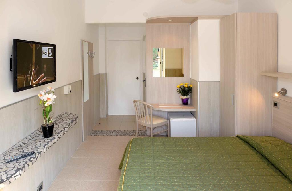 Hotel Puntabella Varazze Kültér fotó