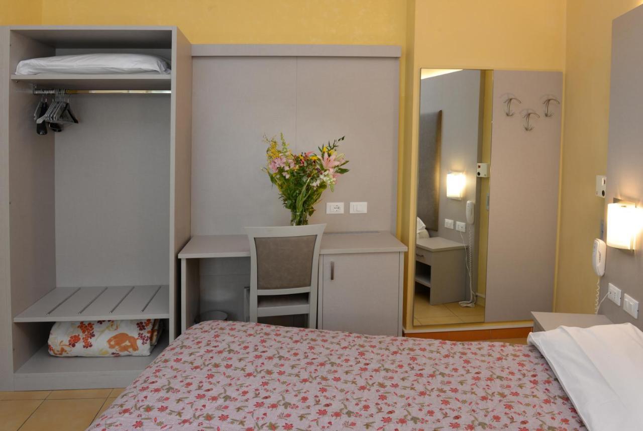 Hotel Puntabella Varazze Kültér fotó